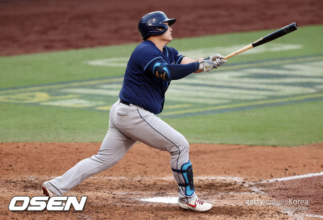 [사진] 최지만은 2021년 8월 20일(한국시간) 미국 플로리다주 세인트피터즈버그 트로피카나 필드에서 열린 ‘2021 메이저리그’ 볼티모어 오리올스와 홈경기에서 1루수 겸 5번 타자로 선발 출장해 4타수 1안타 2타점을 기록했다. 팀은 7-2 승리를 거뒀다.ⓒGettyimages(무단전재 및 재배포 금지)