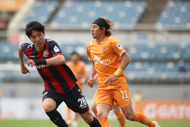 제주월드컵경기장/ K리그1/ 제주유나이티드 vs 수원FC/ 제주 정우재/ 사진 윤경식