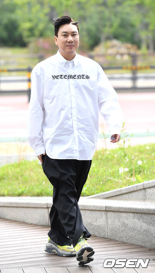 가수 이상민이 포토타임을 갖고 있다. /youngrae@osen.co.kr 