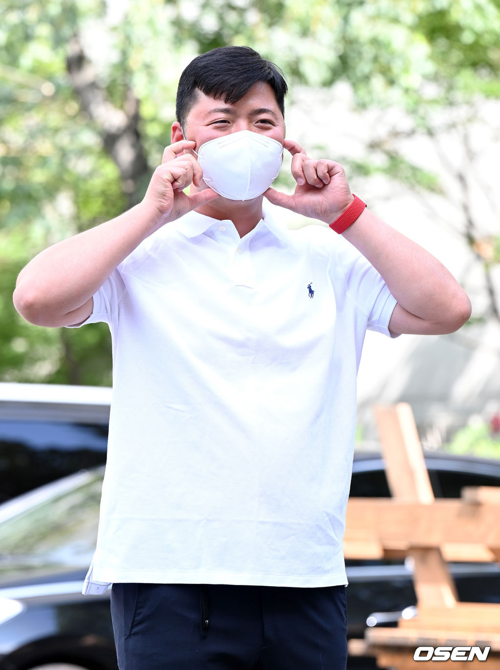 양궁대표팀 김우진이 17일 오후 서울 여의도 KBS에서 진행된 ‘유희열의 스케치북’ 녹화에 앞서 포즈를 취하고 있다. 2021.08.17 /sunday@osen.co.kr