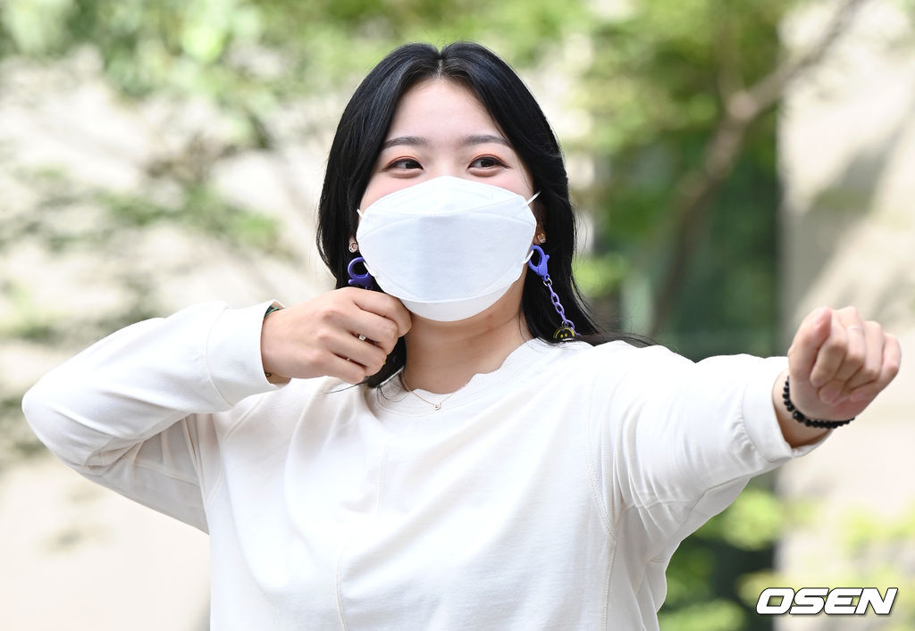 양궁대표팀 장민희가 17일 오후 서울 여의도 KBS에서 진행된 ‘유희열의 스케치북’ 녹화에 앞서 포즈를 취하고 있다. 2021.08.17 /sunday@osen.co.kr