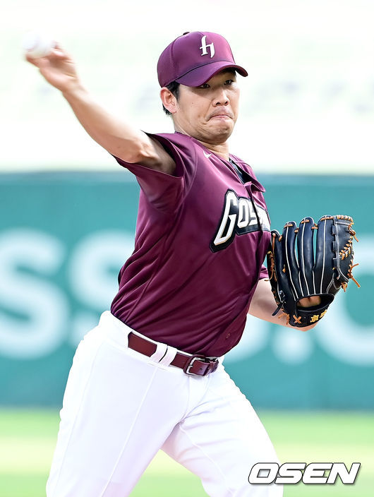 정찬헌이 마운드에 올라 힘차게 공을 뿌리고 있다. 2021.07.31 /ksl0919@osen.co.kr