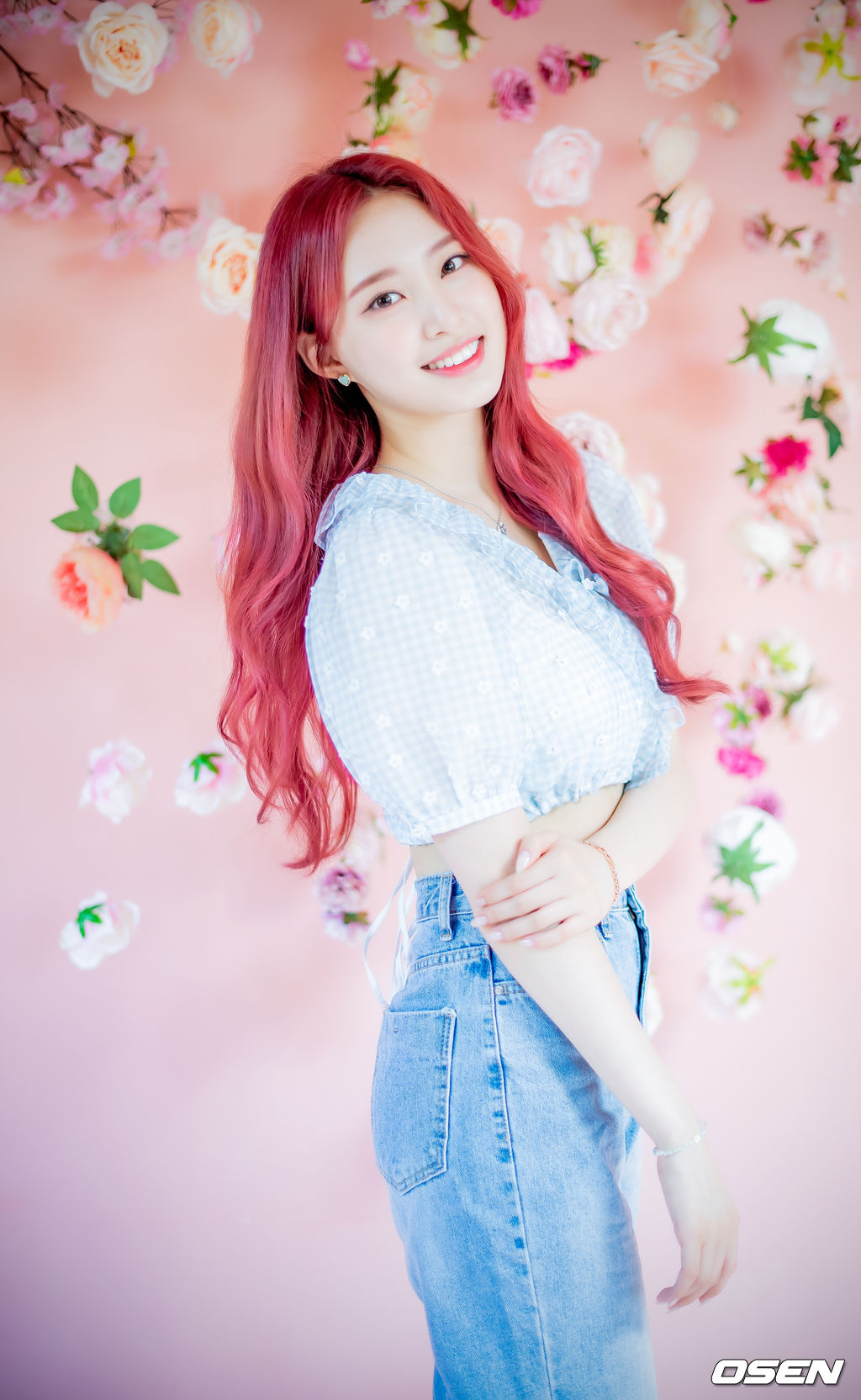 위클리 조아가 녹화에 앞서 사진 촬영을 위해 포즈를 취하고 있다./ rumi@osen.co.kr