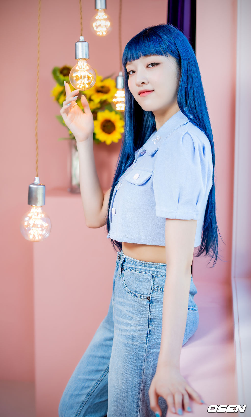 위클리 박소은이 녹화에 앞서 사진 촬영을 위해 포즈를 취하고 있다./ rumi@osen.co.kr