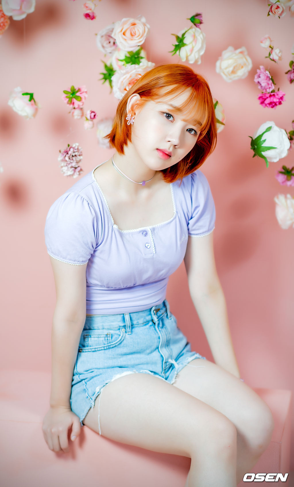 위클리 신지윤이 녹화에 앞서 사진 촬영을 위해 포즈를 취하고 있다./ rumi@osen.co.kr