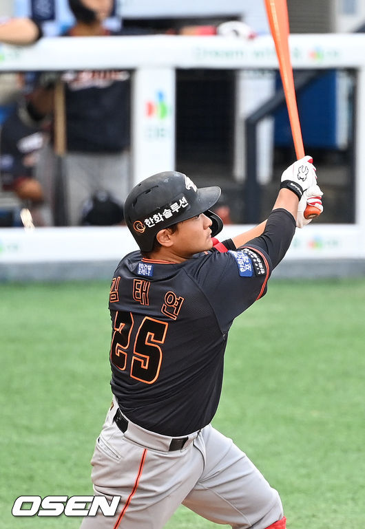 3회초 2사 주자 2루 한화 김태연이 중월 투런 홈런을 날리고 있다. 21.08.22/ rumi@osen.co.kr