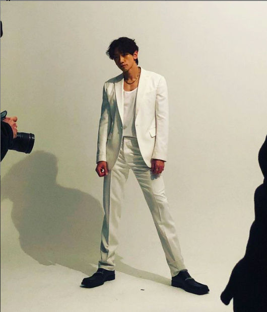 비 SNS