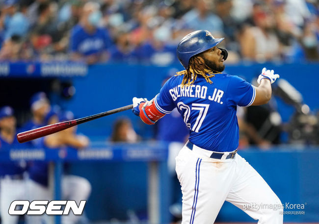 [사진] 토론토는 2021년 8월 25일(한국시간) 캐나다 온타리오 토론토 로저스 센터에서 열린 ‘2021 메이저리그’ 시카고 화이트삭스와 홈경기에서 1-5 패배를 당했다. ⓒGettyimages(무단전재 및 재배포 금지)