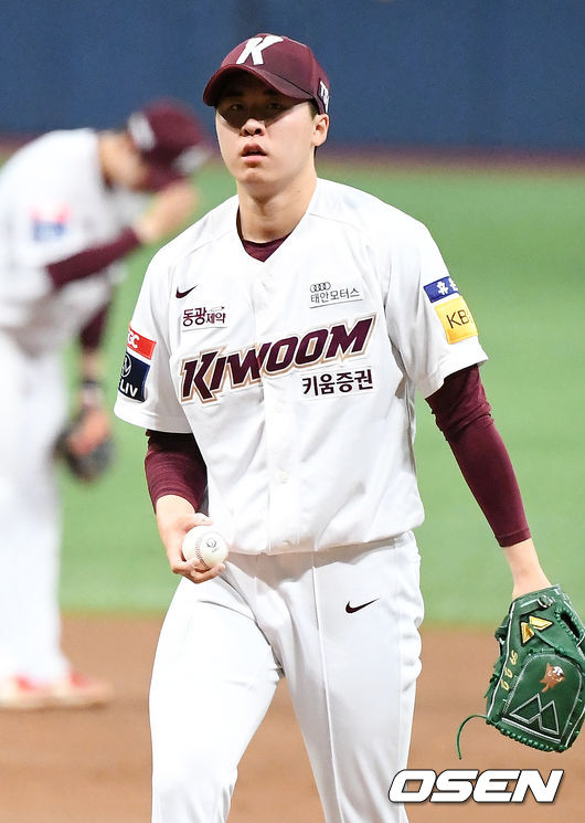 장재영이 아쉬워하고 있다./rumi@osen.co.kr