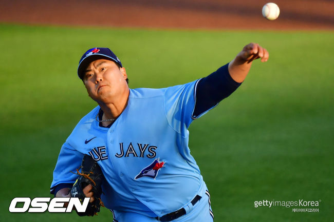 [사진] 류현진은 2021년 8월 27일(한국시간) 캐나다 온타리오 토론토 로저스 센터에서 열린 ‘2021 메이저리그’ 시카고 화이트삭스와 홈경기에서 선발 등판해 2회 들어 솔로포 한 방을 내줬다. ⓒGettyimages(무단전재 및 재배포 금지)
