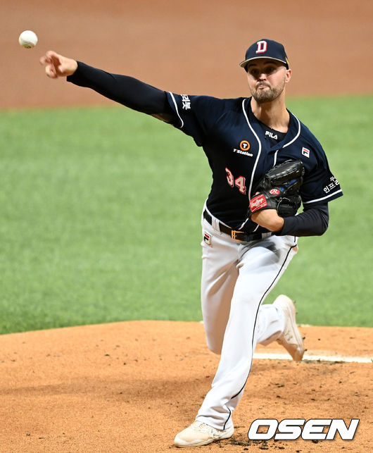 1회말 두산 로켓이 역투하고 있다. 2021.08.15 /jpnews@osen.co.kr