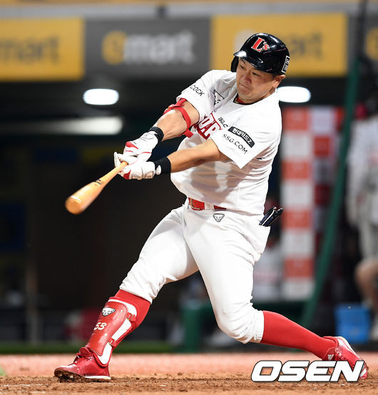 5회말 2사 1,2루에서 SSG 최주환이 우전 적시타를 치고 있다. 2021.06.23 /sunday@osen.co.kr