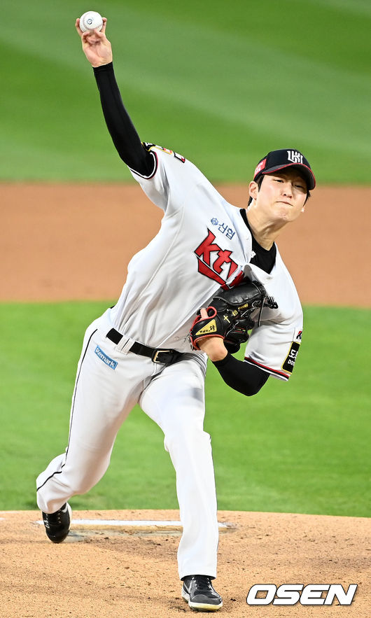 KT 선발 배제성이 마운드 위에서 힘차게 공을 뿌리고 있다. 21.08.17/rumi@osen.co.kr