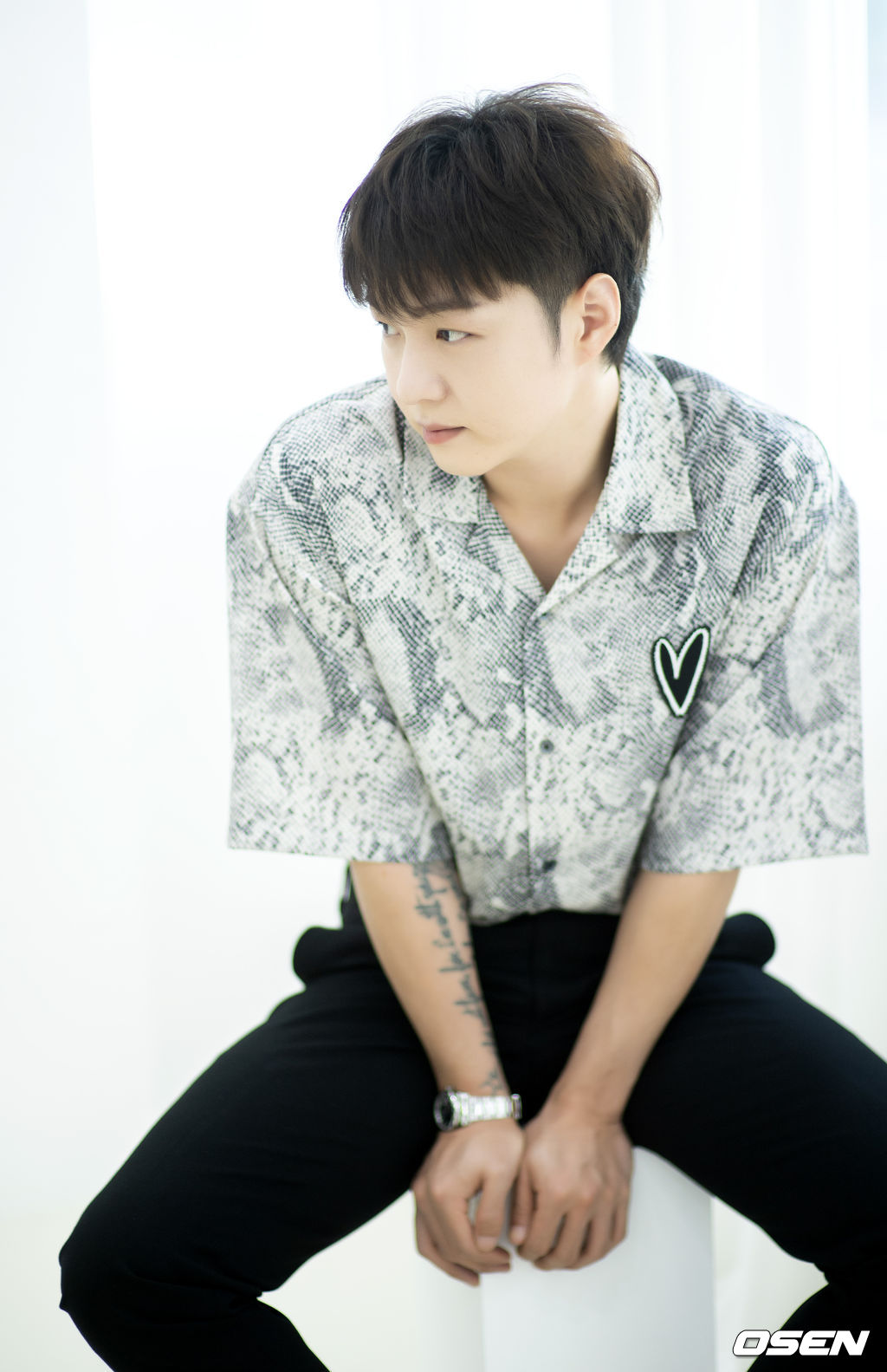 비투비 이창섭이 촬영을 앞두고 포즈를 취하고 있다. 2021.08.30 / dreamer@osen.co.kr