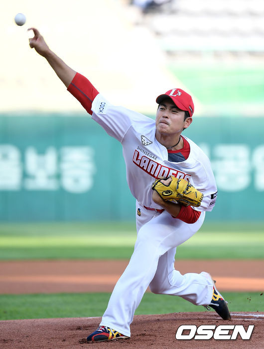 9일 오후 인천 SSG 랜더스필드에서 SSG 랜더스와 한화 이글스의 경기가 열렸다.1회초 무사에서 SSG 선발투수 이태양이 역투하고 있다. 2021.07.09 /sunday@osen.co.kr