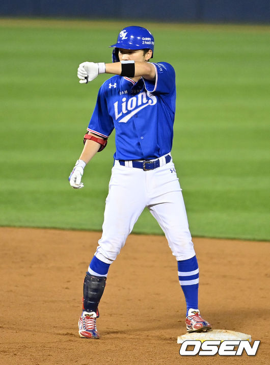 5회초 무사 1루에서 삼성 박해민이 우익선상 2루타를 날리고 세리머니를 하고 있다. 2021.08.26 /jpnews@osen.co.kr