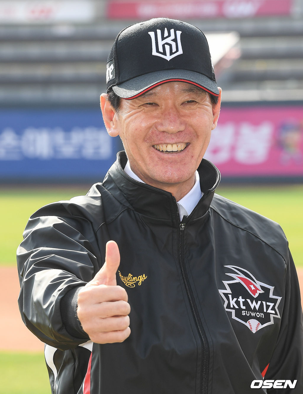 이강철 신임 감독이 취임식에서 포즈를 취하고 있다. / soul1014@osen.co.kr