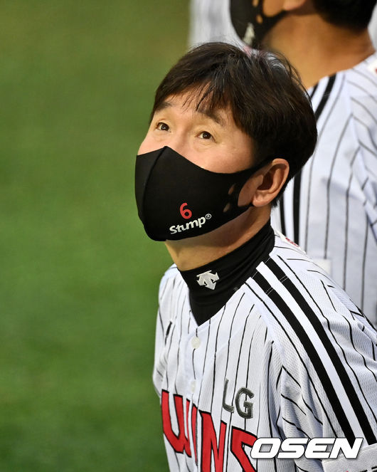 LG 류지현 감독이 경기를 준비하고 있다. 2021.08.27 /jpnews@osen.co.kr