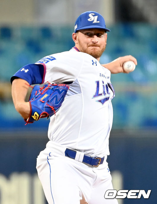 24일 오후 대구 삼성라이온즈파크에서 ‘2021 신한은행 SOL KBO리그’ 삼성 라이온즈와 SSG 랜더스의 경기가 열렸다3회초 삼성 선발 몽고메리가 마운드에 올라 힘차게 공을 뿌리고 있다. 2021.08.24 /ksl0919@osen.co.kr