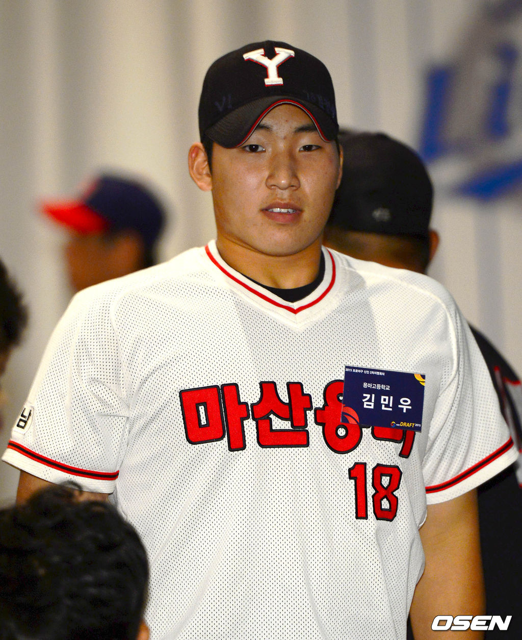 [OSEN DB] '2015 프로야구 신인 2차 지명회의' 한화 이글스 1라운드로 지명된 마산용마고 김민우가 자리하고 있다.
