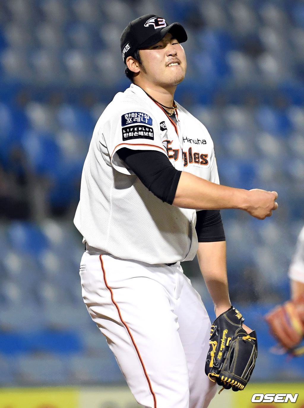 6회초 2사 만루 한화 선발 김민우가 키움 프레이타스를 삼진으로 돌려세운 뒤 환호하고 있다. 2021.06.08 /cej@osen.co.kr