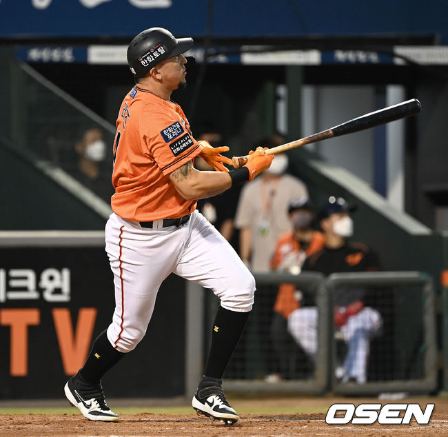 5회말 1사 만루에서 한화 페레즈가 좌전 적시타를 치고 있다. 2021.09.04 /sunday@osen.co.kr