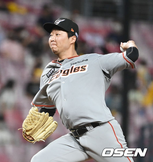 한화 김범수가 공을 던지고 있다.   2021.08.11 / soul1014@osen.co.kr