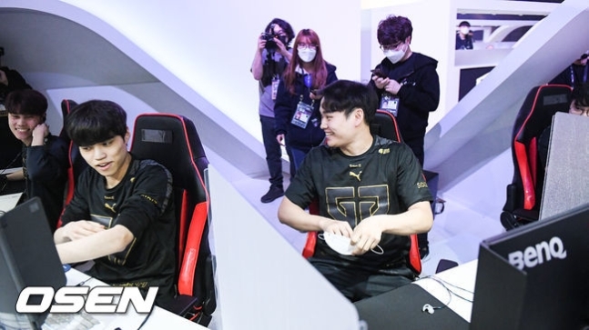 '이노닉스' 나희주(왼쪽)와 '피오' 차승훈.