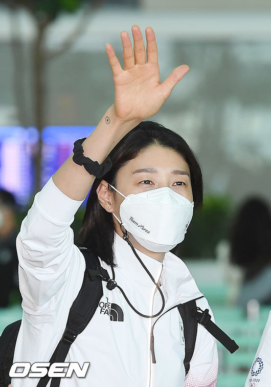 김연경은 지난 6일 미디어와 비대면 인터뷰에서 중국 리그 이후 행보에 대한 고민도 털어놨다. / rumi@osen.co.kr