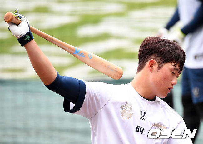 NC 최정원이 훈련을 하고 있다. /jpnews@osen.co.kr