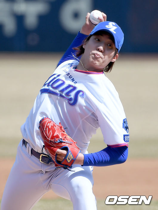 17일 오후 대구삼성라이온즈파크에서 삼성 라이온즈와 SSG 랜더스의 연습경기가 열렸다. 1회초 삼성 선발 원태인이 마운드에 올라 힘차게 공을 뿌리고 있다./ksl0919@osen.co.kr