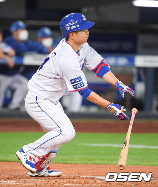 21일 대구삼성라이온즈파크에서 ‘2021 신한은행 SOL KBO리그’ 삼성 라이온즈와 KIA 타이거즈의 경기가 진행됐다.4회말 2사 3루 삼성 김헌곤이 역전 1타점 적시 2루타를 날리고 있다. / soul1014@osen.co.kr