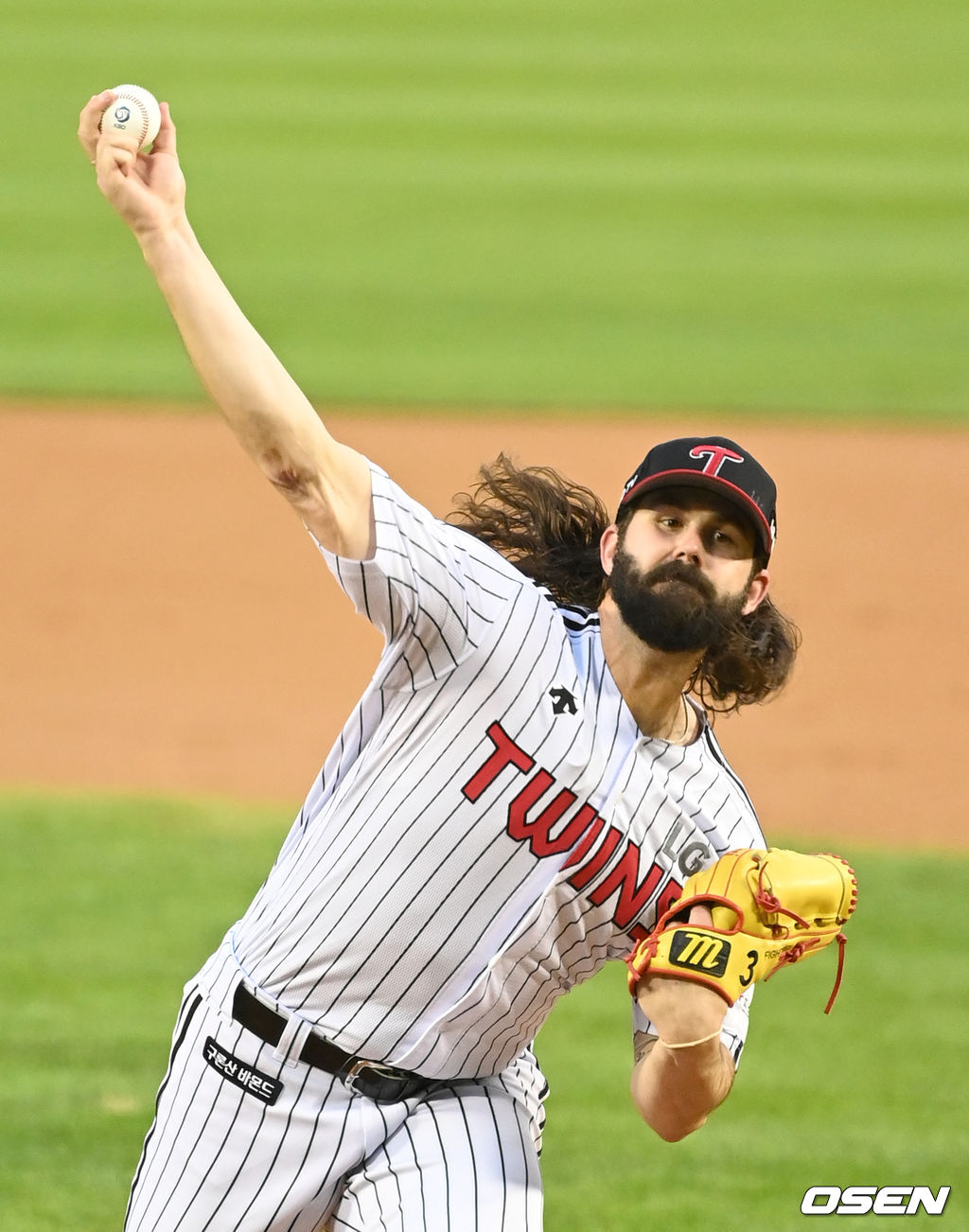 9일 서울 잠실야구장에서 열린 ’2021 신한은행 SOL KBO 리그' LG 트윈스와 한화 이글스의 경기, LG 선발투수 켈리가 역투하고 있다. 2021.09.09 /sunday@osen.co.kr