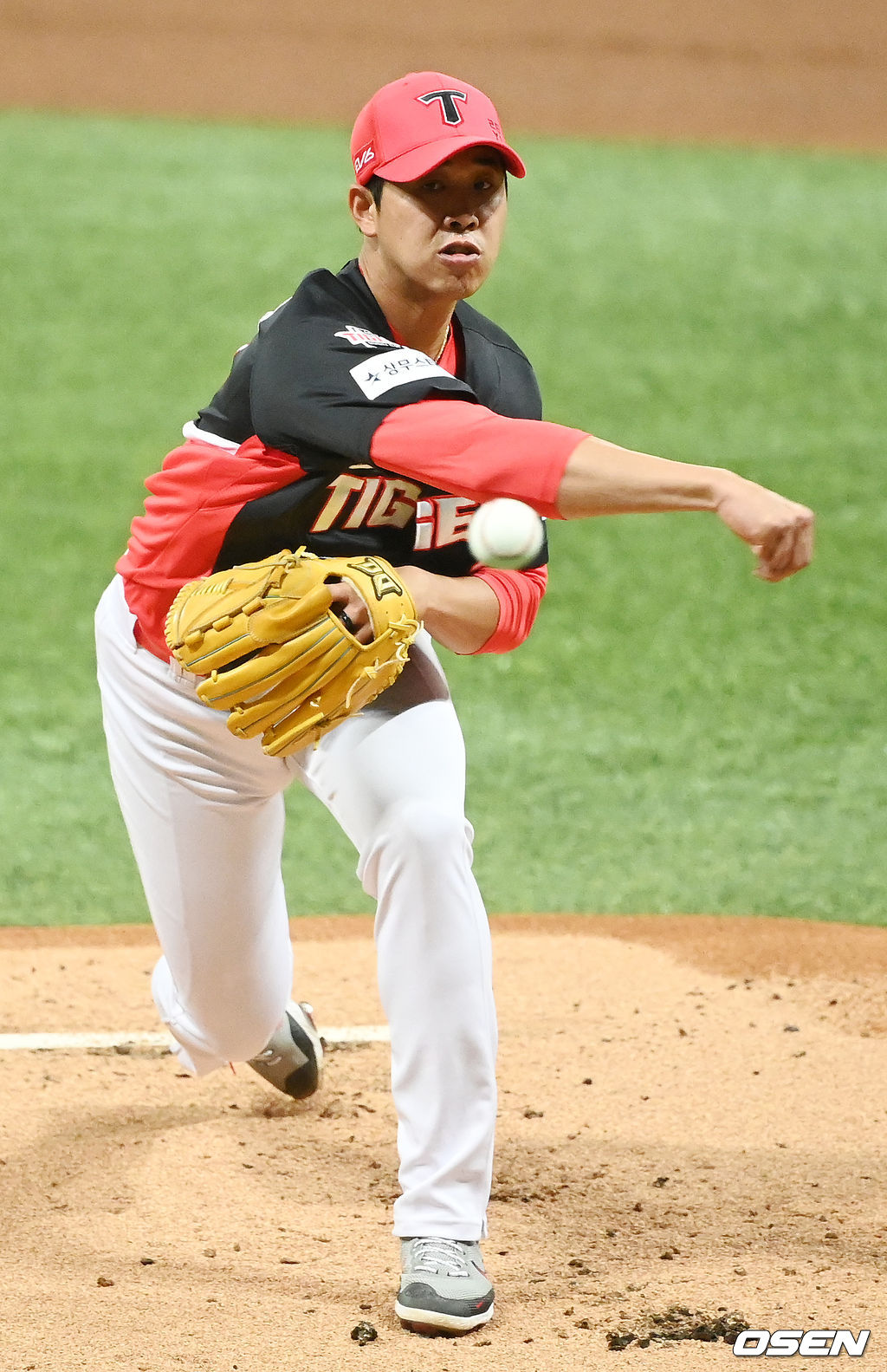 KIA 선발 임기영이 마운드 위에서 힘차게 공을 뿌리고 있다. 21.09.10/rumi@osen.co.kr