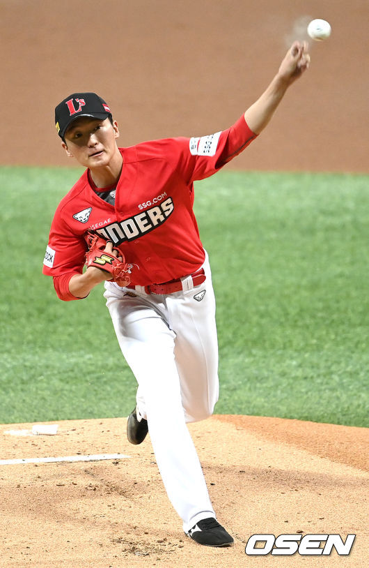 1회말 SSG 선발 김건우가 힘차게 공을 뿌리고 있다. 2021.09.05 / dreamer@osen.co.kr