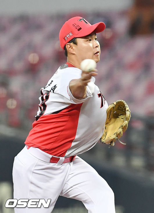 KIA 윤중현이 힘차게 공을 뿌리고 있다. 2021.07.01 / rumi@osen.co.kr