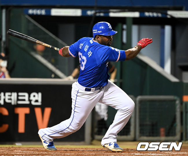 9회초 1사 1,3루에서 삼성 피렐라가 우전 적시타를 치고 있다. 2021.09.11 /sunday@osen.co.kr