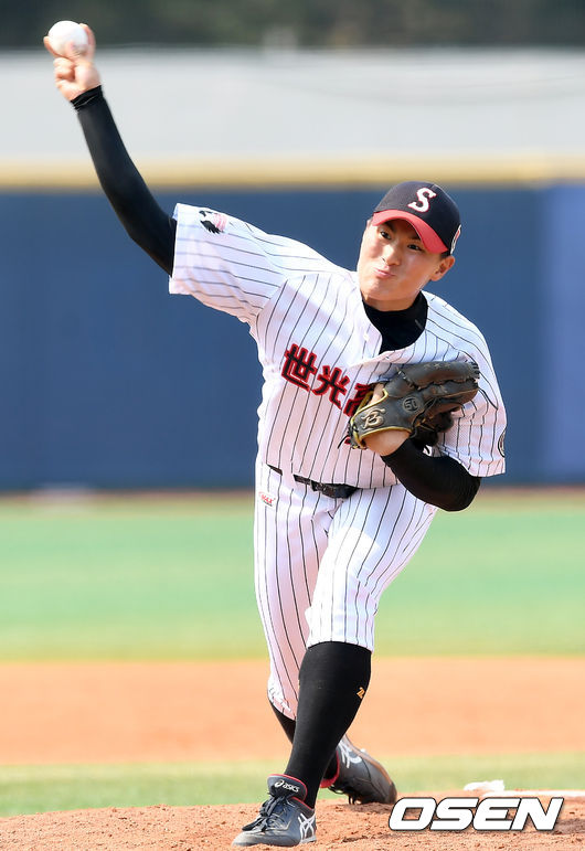 세광고 선발 박준영이 마운드에 올라 힘차게 공을 뿌리고 있다. 2021.06.09 /ksl0919@osen.co.kr