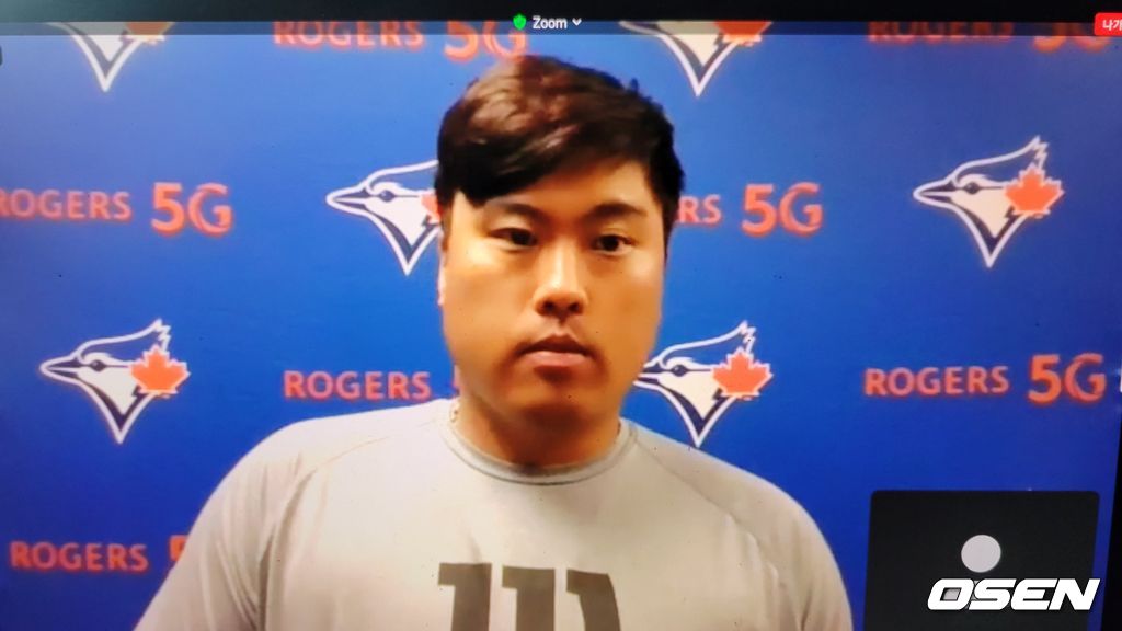 토론토의 류현진이 12일(한국시간) 볼티모어와의 원정 경기서 선발 등판을 마친 뒤 화상 인터뷰를 진행하고 있다. <토론토 블루제이스 구단 제공 영상 캡처>