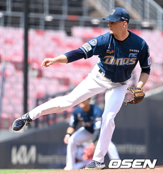 12일 오후 광주기아챔피언스필드에서 ‘2021 신한은행 SOL KBO리그’ KIA 타이거즈와 NC 다이노스의 더블헤더 1차전이 열렸다. 1회말 NC 선발 루친스키가 힘차게 공을 뿌리고 있다. 2021.09.12 / dreamer@osen.co.kr