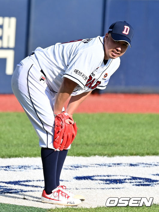 5회초 2사 1,2루에서 두산 유희관이 LG 보어에 1타점 적시 2루타를 허용하며 교체되고 있다. 2021.09.12 /jpnews@osen.co.kr