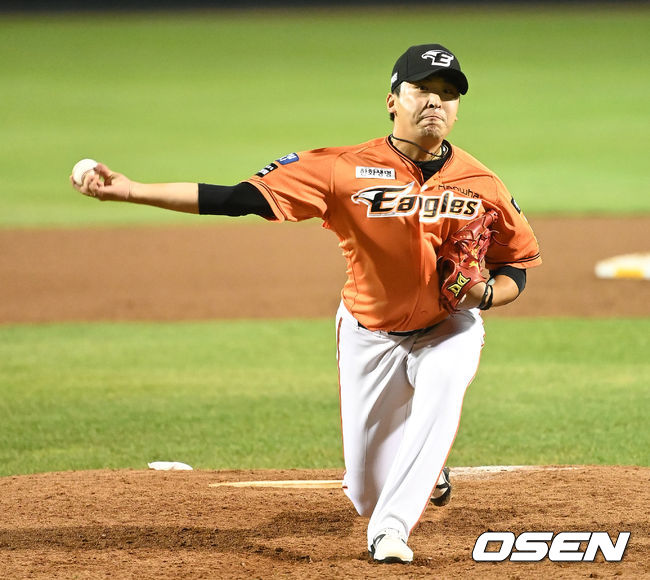 8회초 한화 강재민이 역투하고 있다. 2021.09.11 /sunday@osen.co.kr