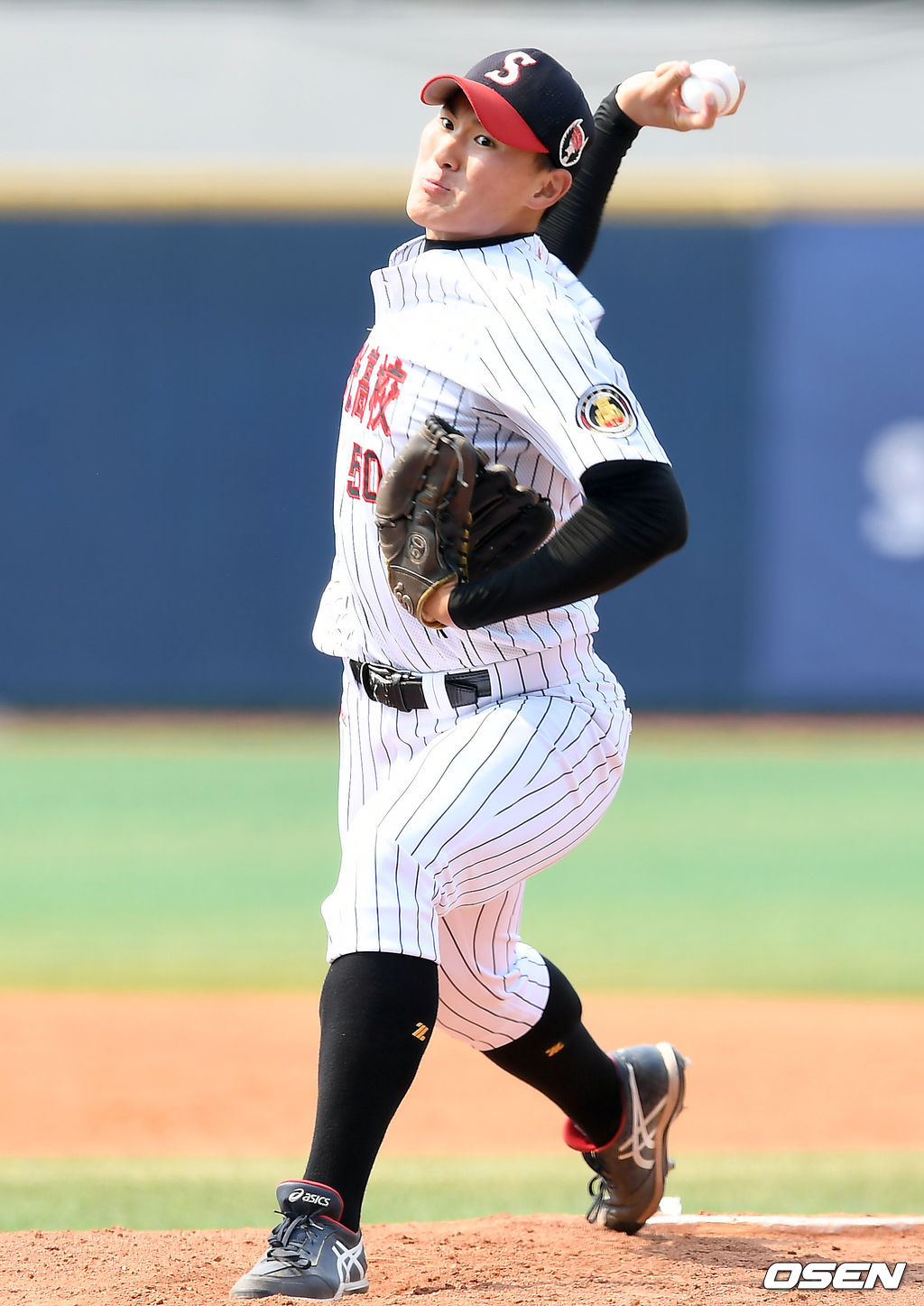9일 오후 서울 양천구 목동야구장에서 ’75회 황금사자기 전국고교야구 대회’ 배명고와 세광고의 16강전 경기가 열렸다. 1회말 세광고 선발 박준영이 마운드에 올라 힘차게 공을 뿌리고 있다. 2021.06.09 /ksl0919@osen.co.kr