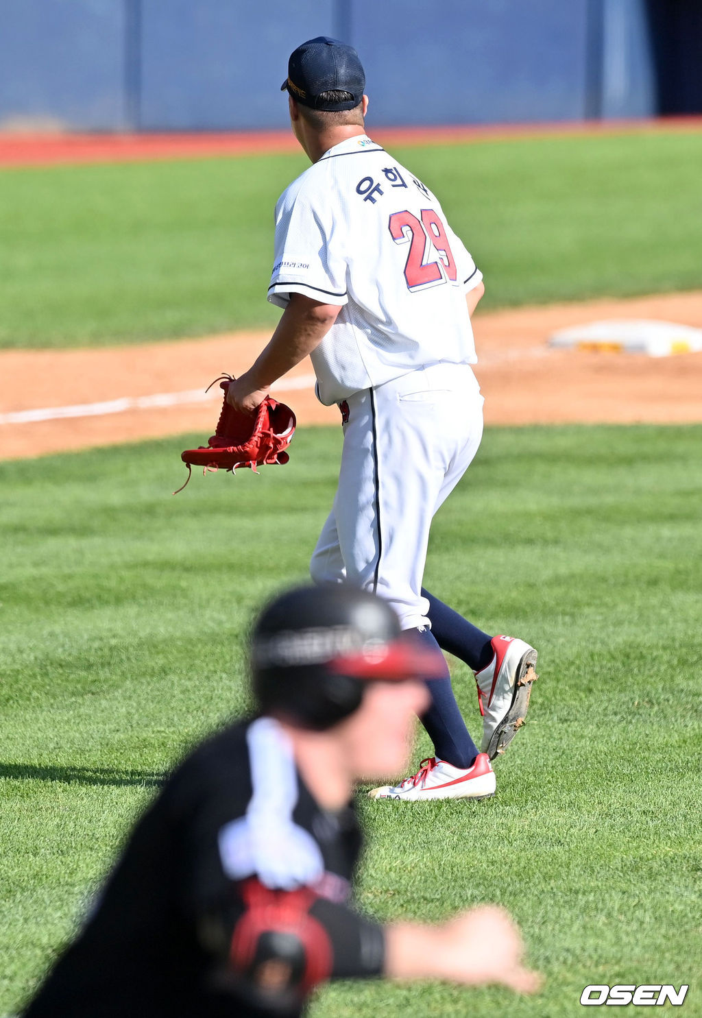 5회초 2사 1,2루에서 두산 유희관이 LG 보어에 1타점 적시 2루타를 허용하고 있다. 2021.09.12 /jpnews@osen.co.kr