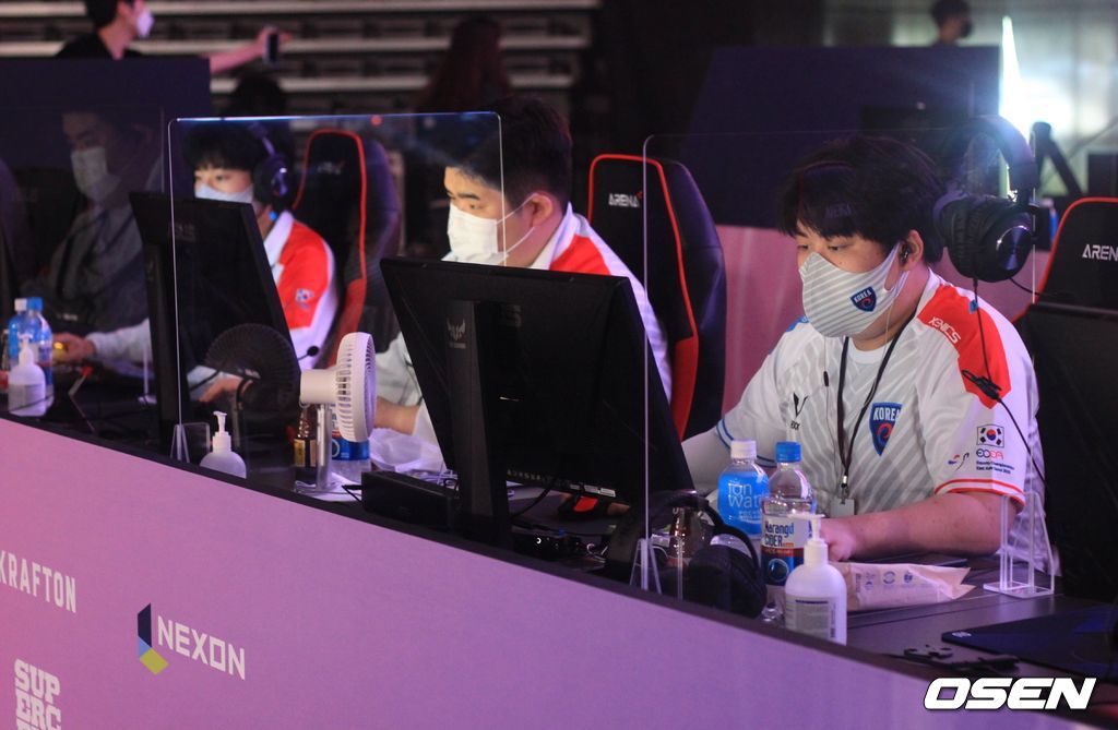 ECEA 2021에 참가한 한국 배틀그라운드 팀.