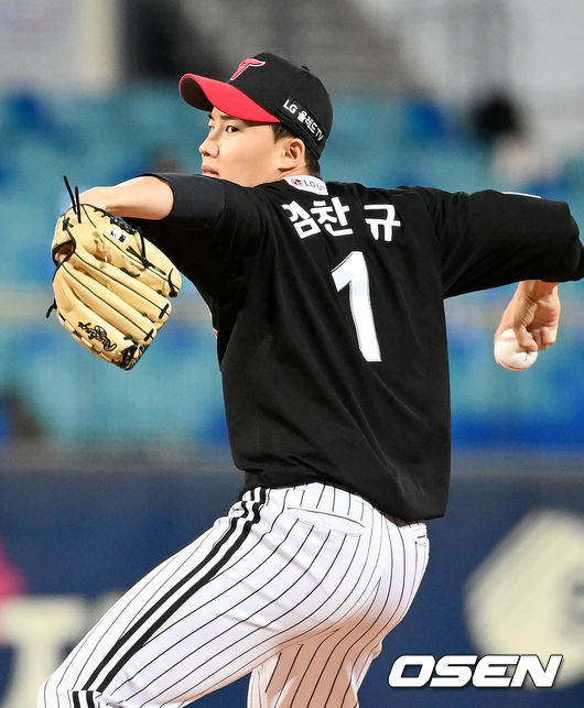 마운드 위에서 LG 선발 임찬규가 힘차게 공을 뿌리고 있다. 2021.09.14 / rumi@osen.co.kr