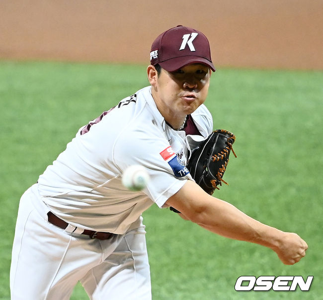 키움 선발 정찬헌이 마운드 위에서 힘차게 공을 뿌리고 있다. 21.09.09/rumi@osen.co.kr