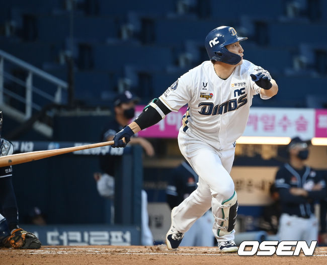 1회말 2사 NC 나성범이 솔로 홈런을 때려내고 있다. 2021.08.26 /youngrae@osen.co.kr