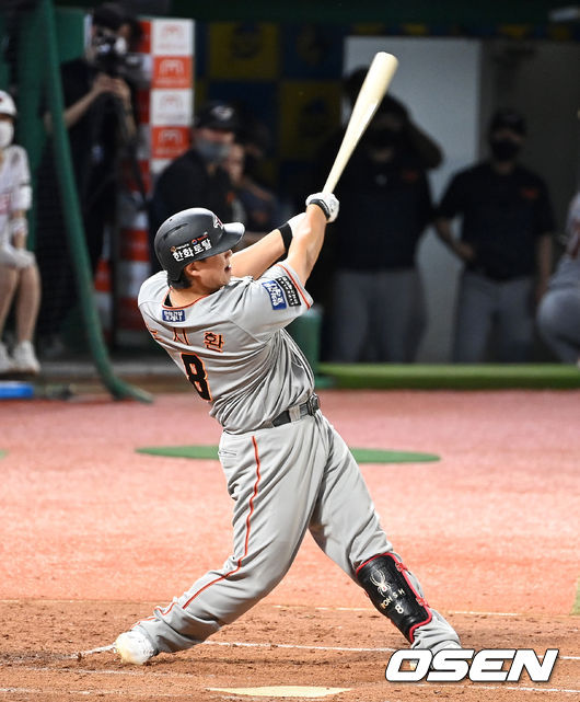 3회초 2사 1루에서 한화 노시환이 중월 투런 홈런을 치고 있다. 2021.09.14 /sunday@osen.co.kr