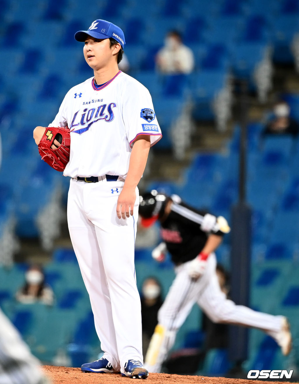 5회초 1사 1루 삼성 선발 최채흥이 LG 이형종에게2점 홈런을 허용, 아쉬워하고 있다. 2021.09.15 /ksl0919@osen.co.kr